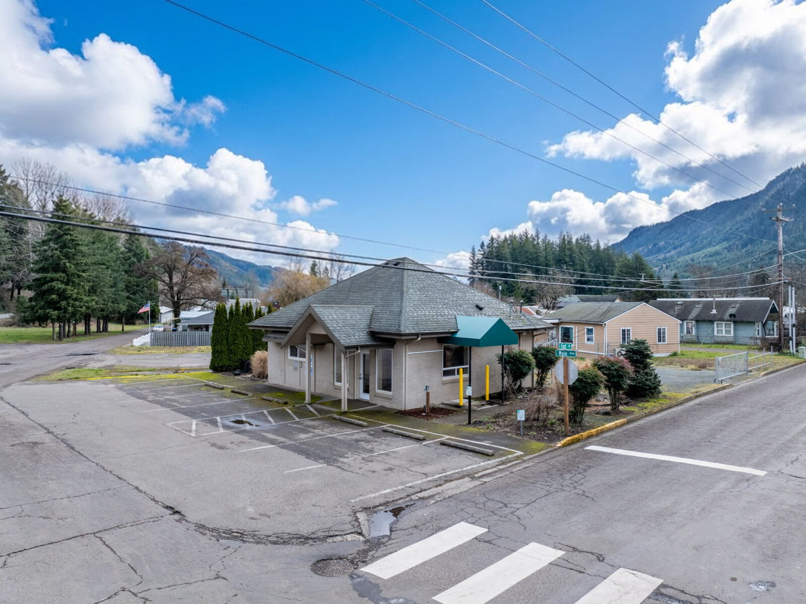 101 Main Ave