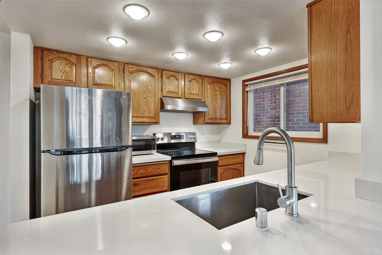 2440 Alki Ave SW