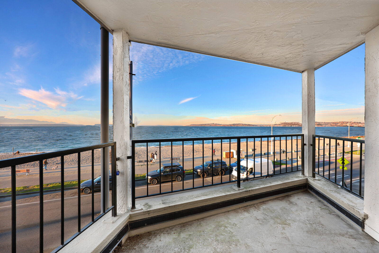 2440 Alki Ave SW