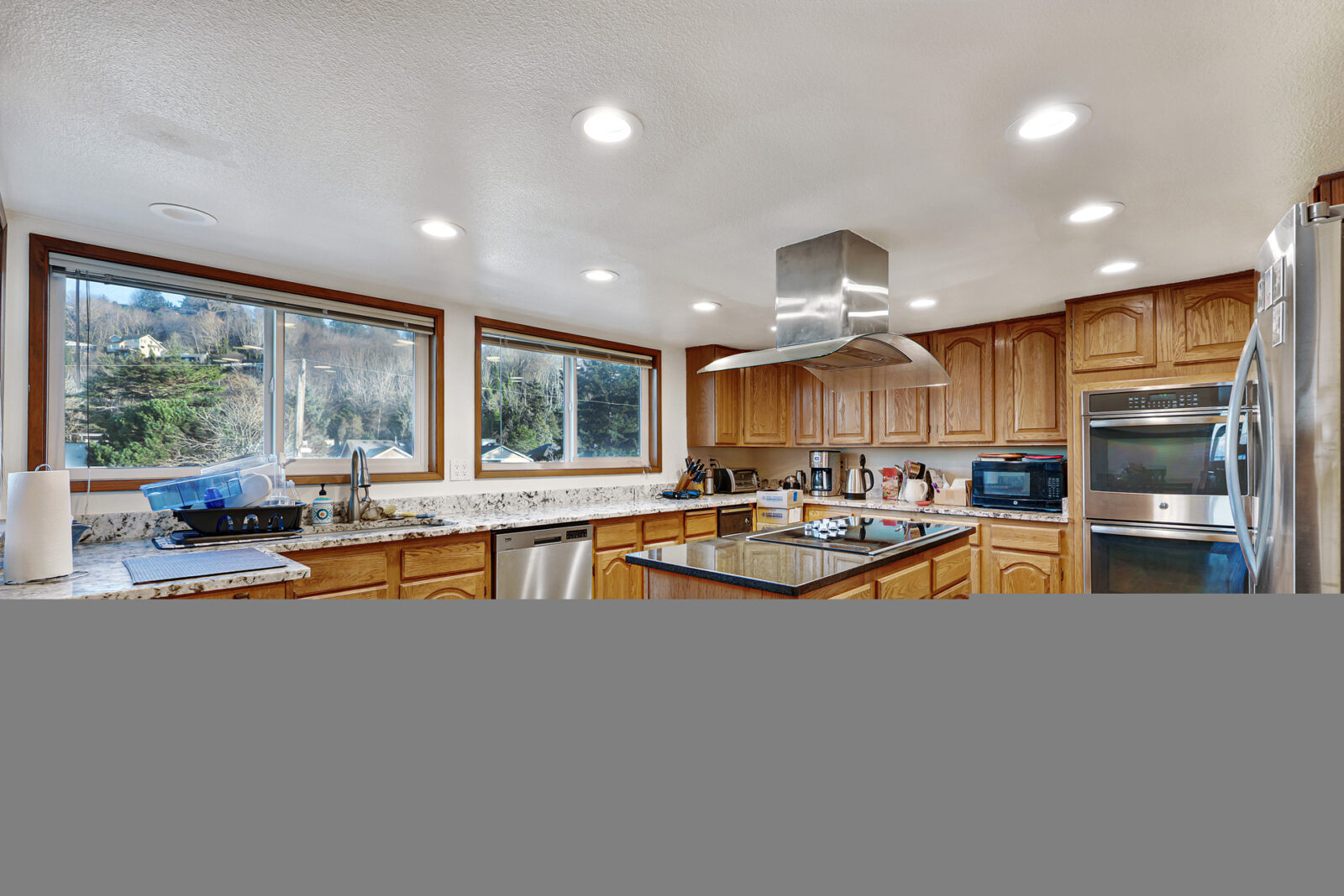 2440 Alki Ave SW
