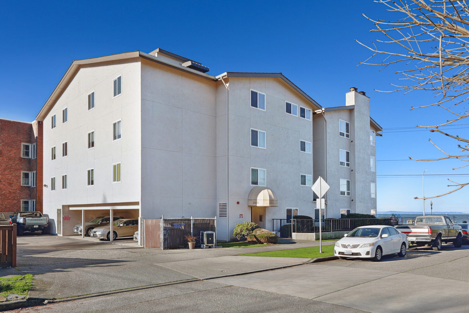 2440 Alki Ave SW