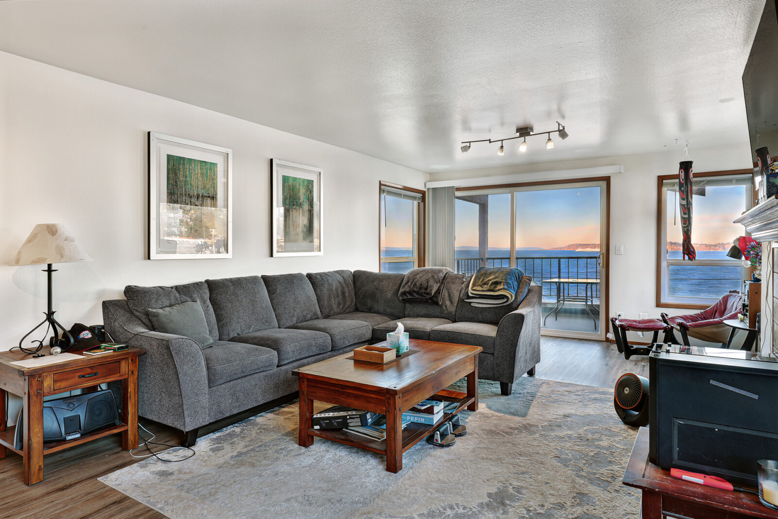 2440 Alki Ave SW