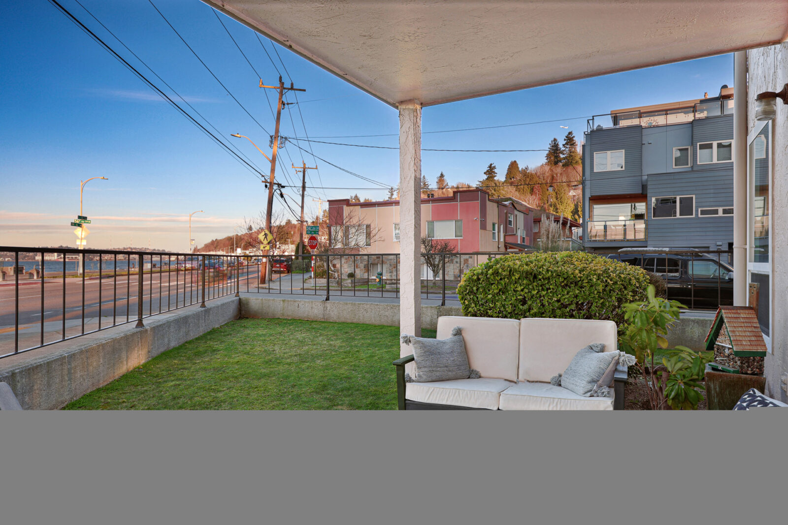 2440 Alki Ave SW