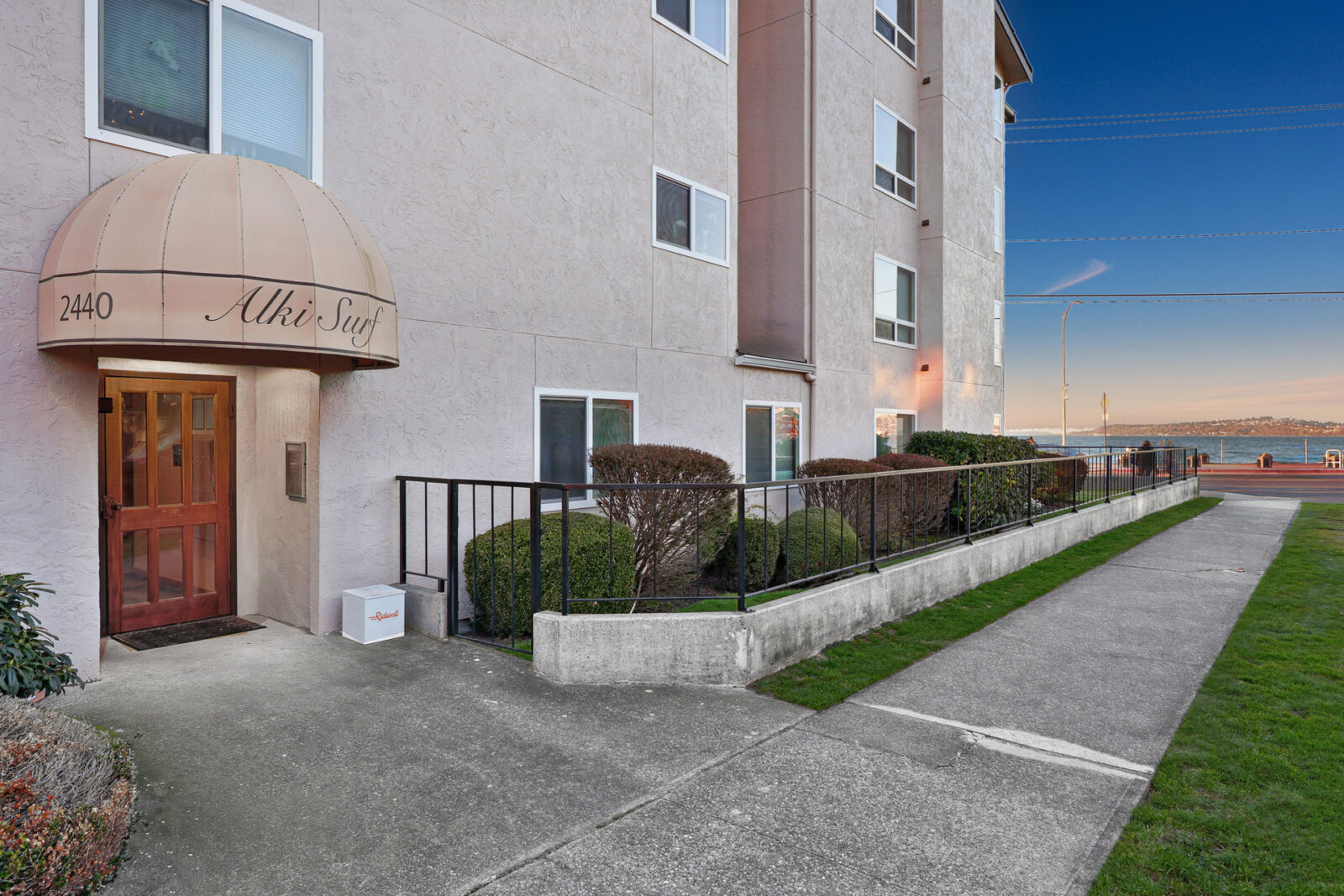 2440 Alki Ave SW