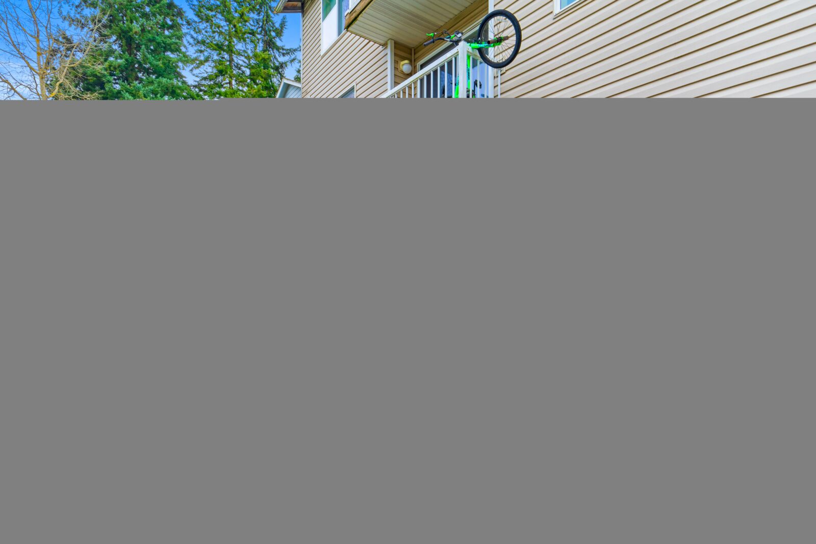 8830 3rd Ave SE