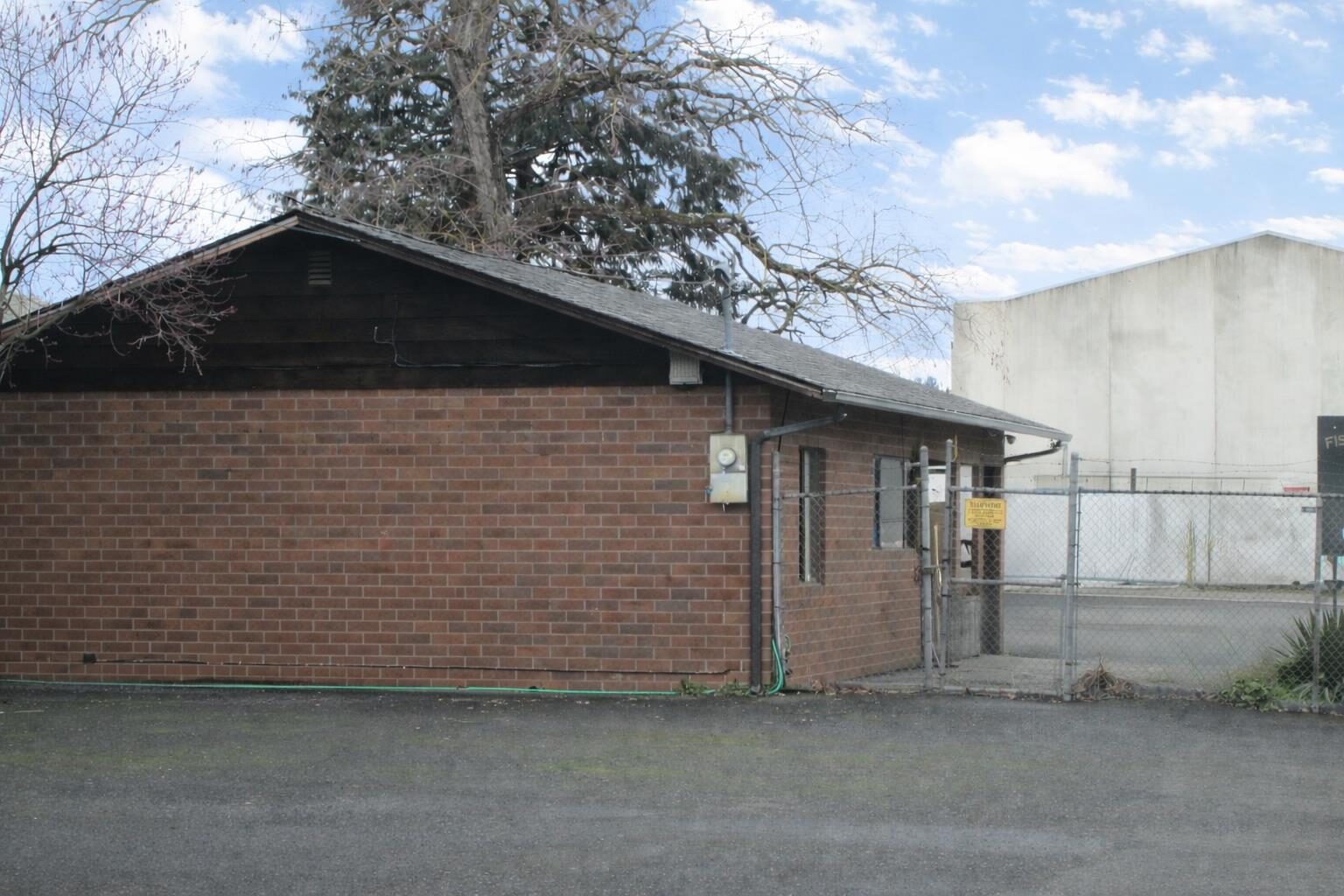 2705 NE 65th Ave