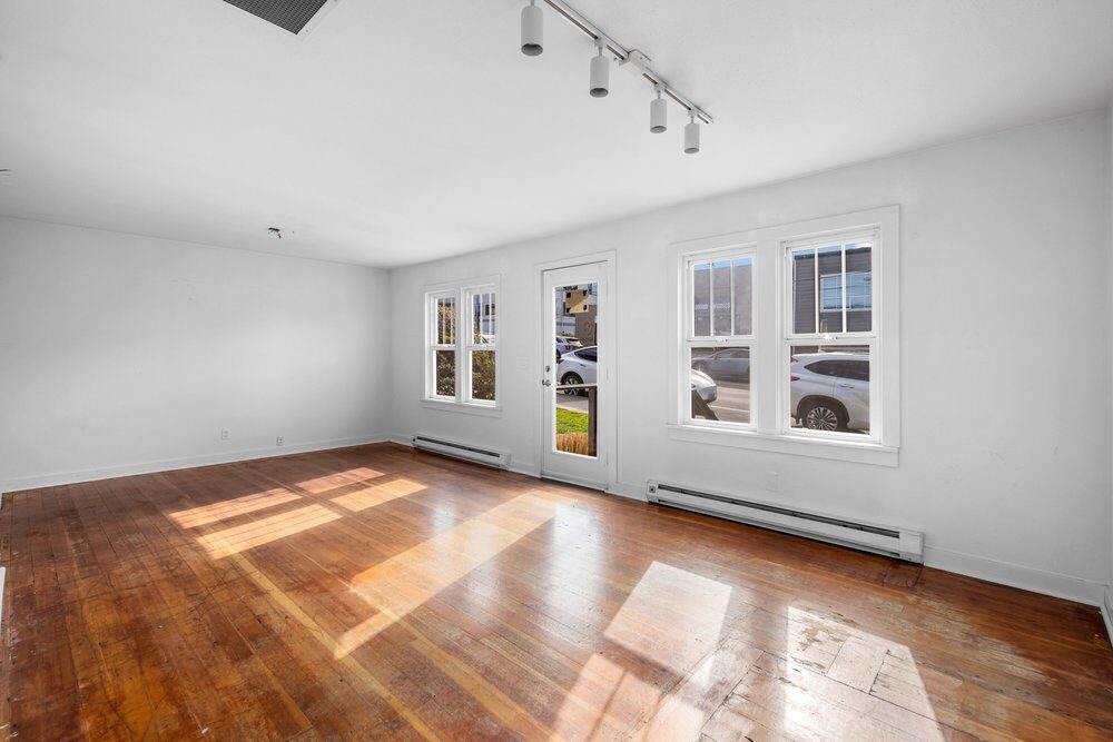 605 Main St