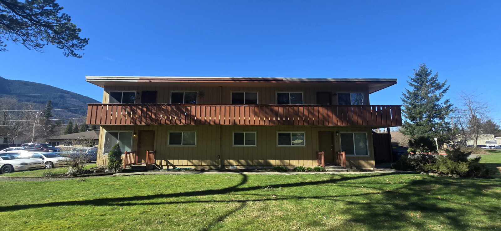 226 Cedar Ave S