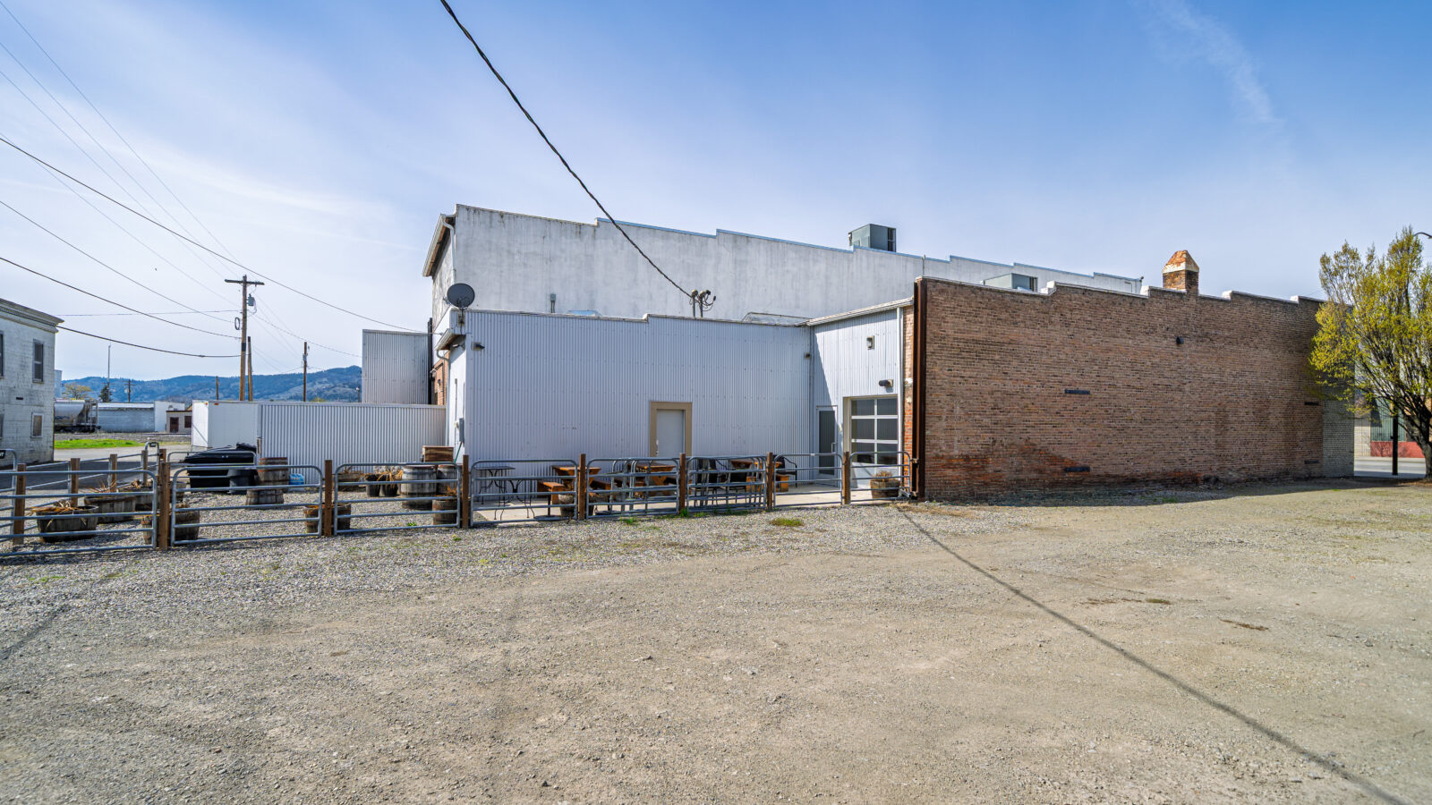 1307 Main St
