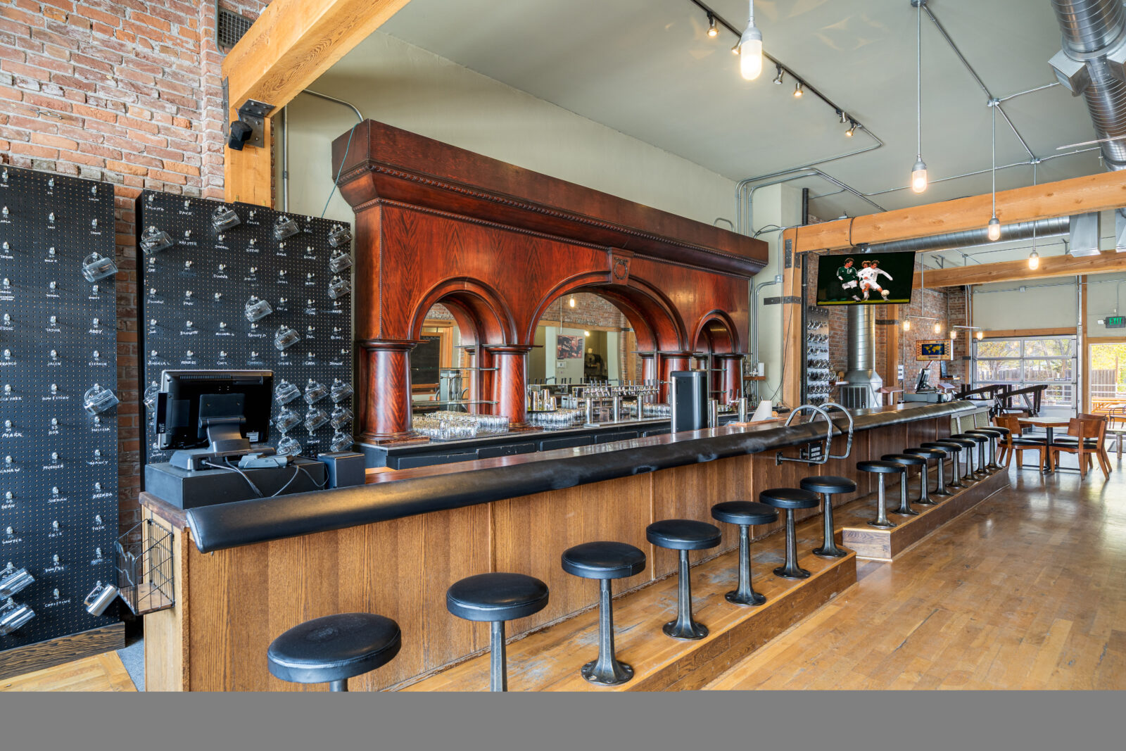 1307 Main St