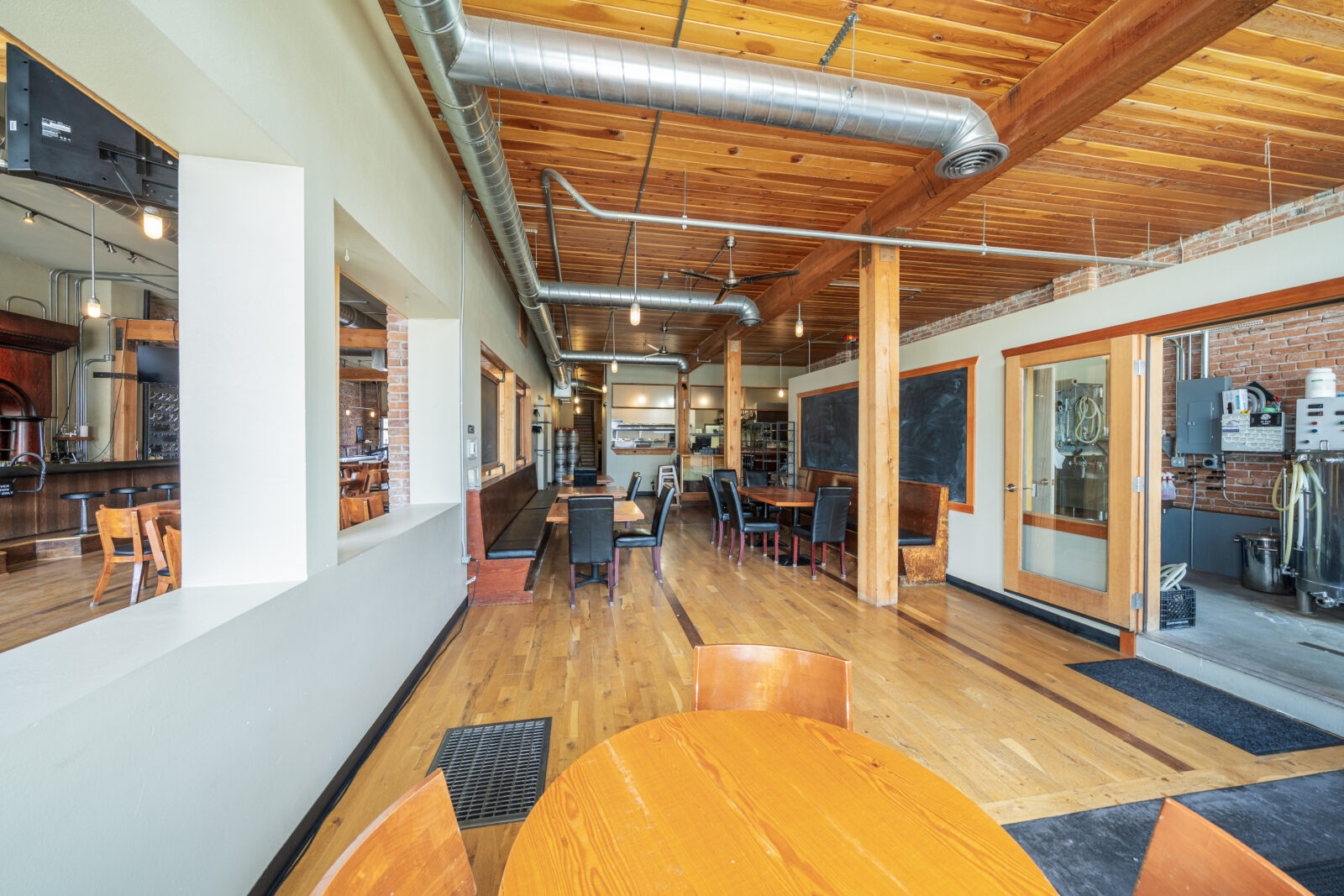 1307 Main St
