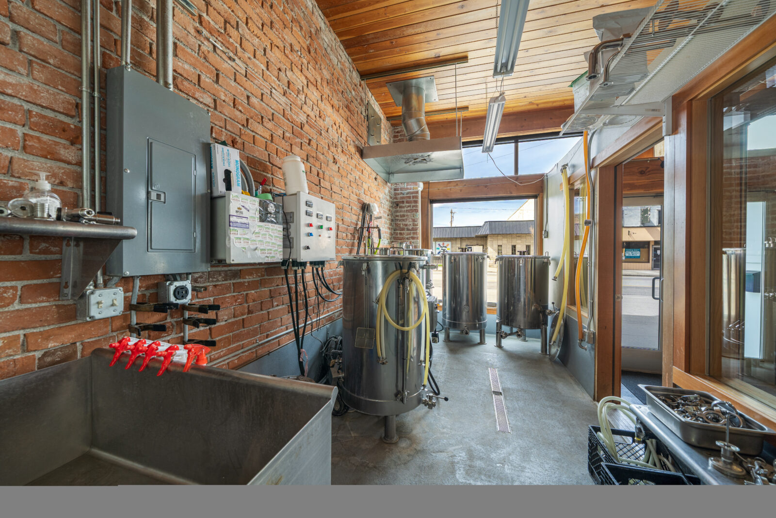 1307 Main St