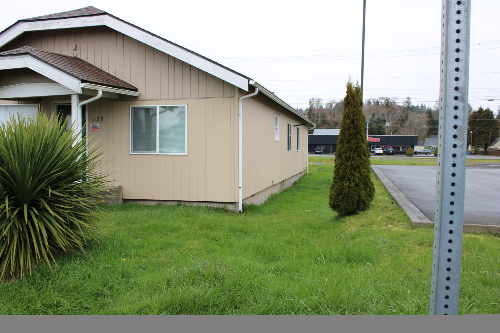 1420 Simpson Ave
