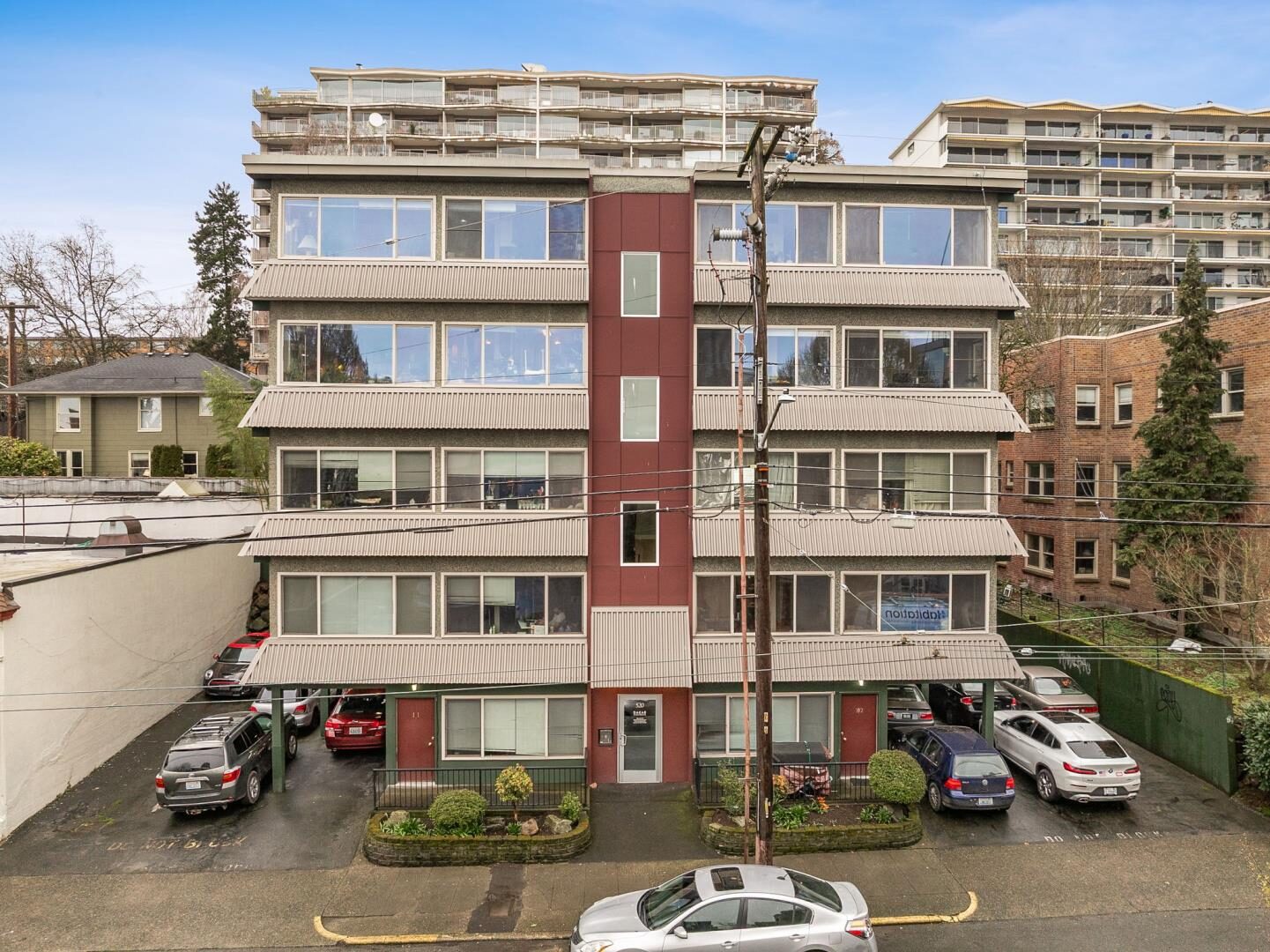 520 Summit Ave E