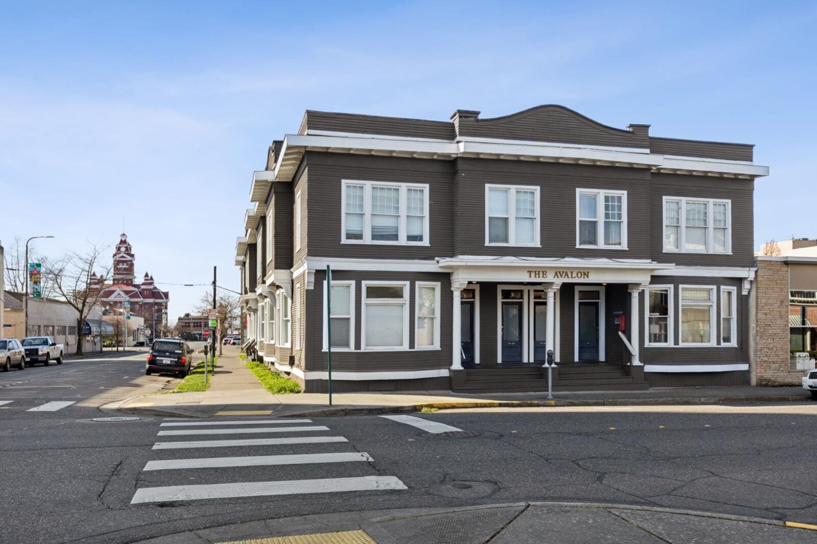 201 N Commercial St