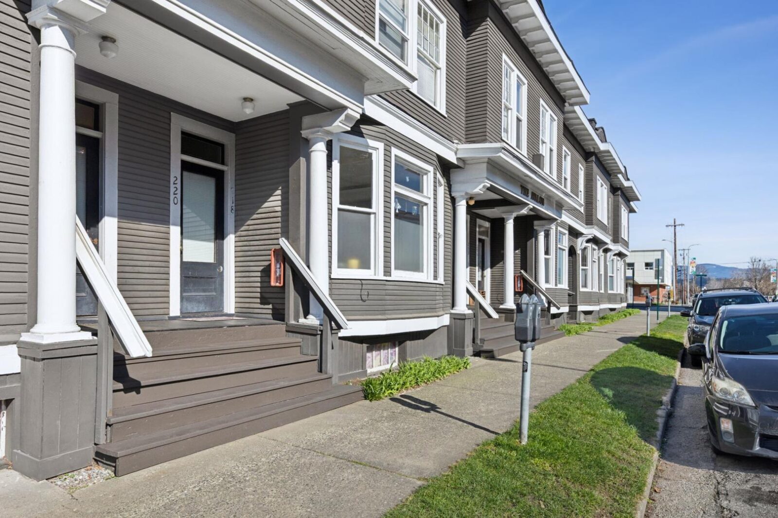 201 N Commercial St