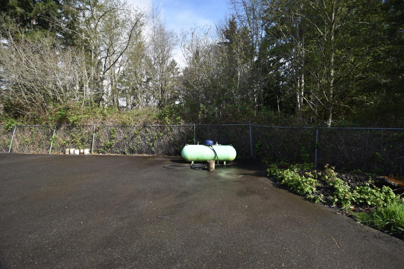 545 Ronlee Ln NW