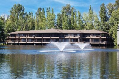 9 Lake Bellevue Dr 105