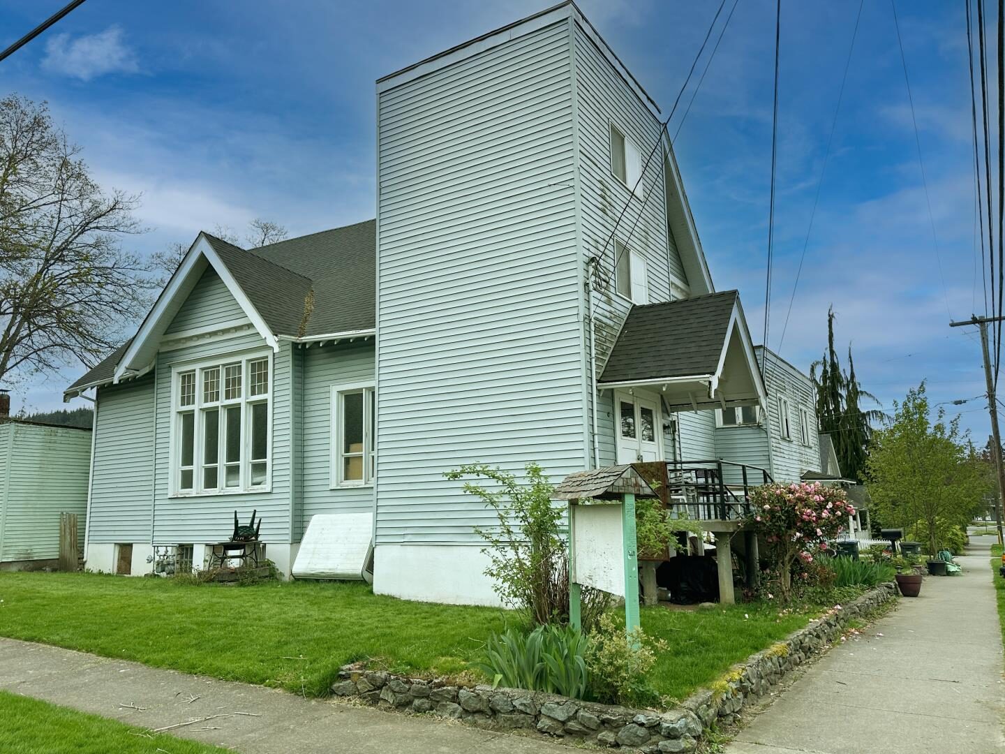 310 Gladstone St