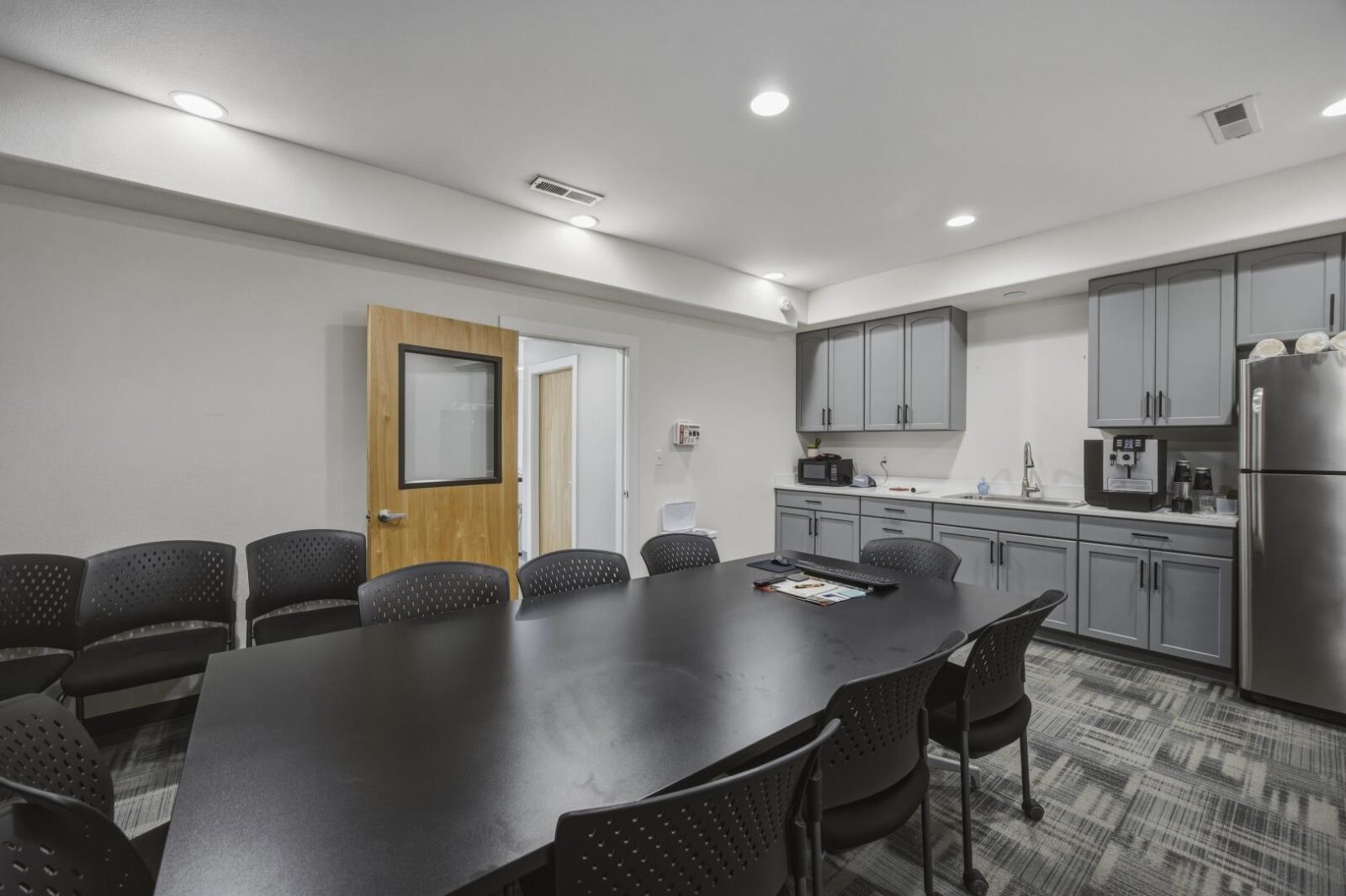 2213 Henderson Loop