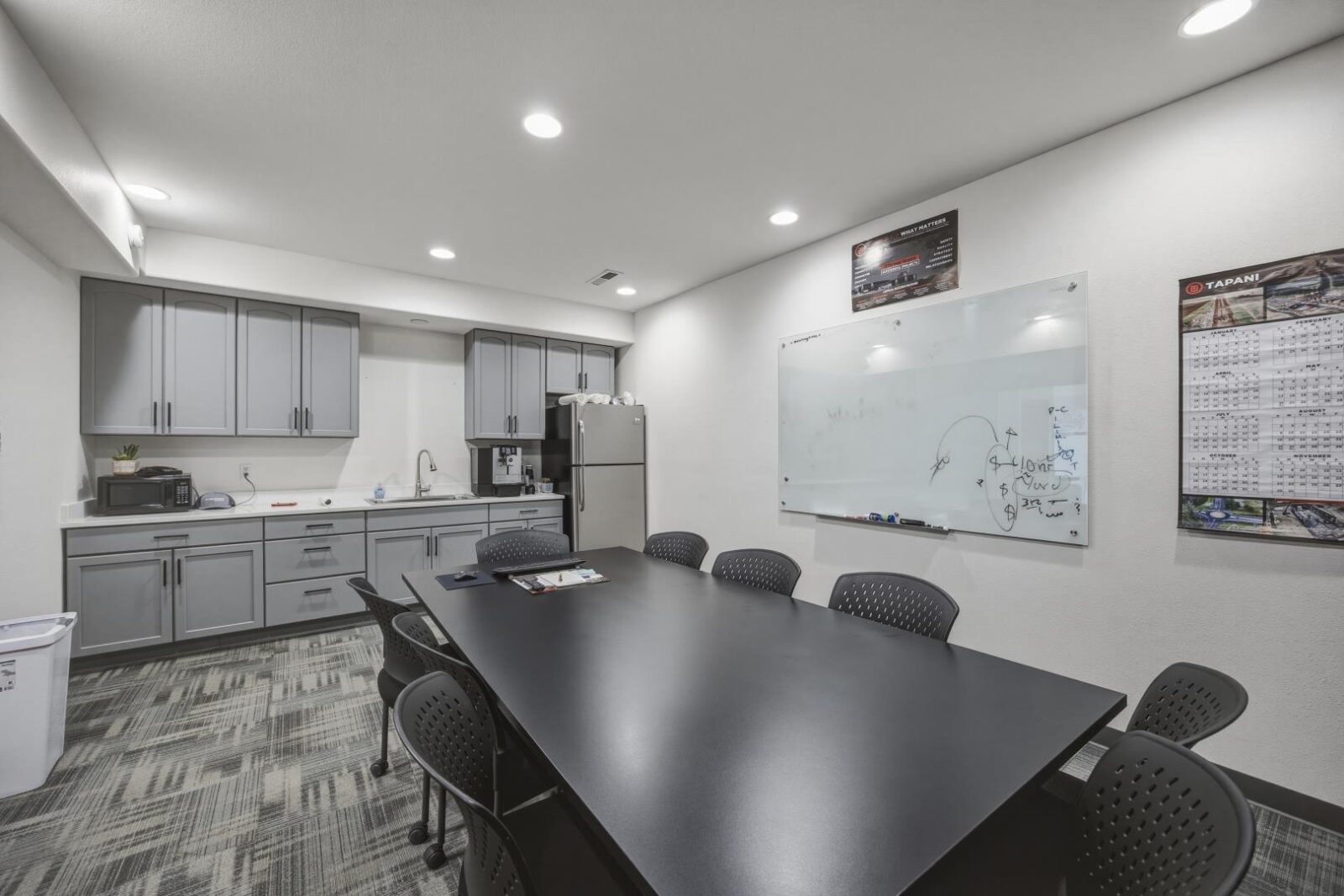 2213 Henderson Loop