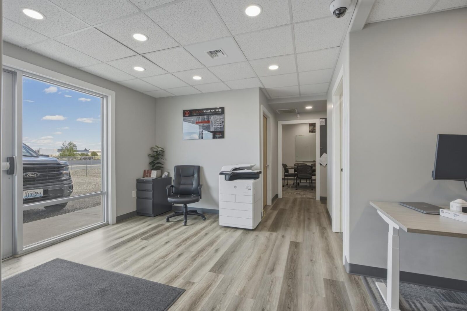 2213 Henderson Loop