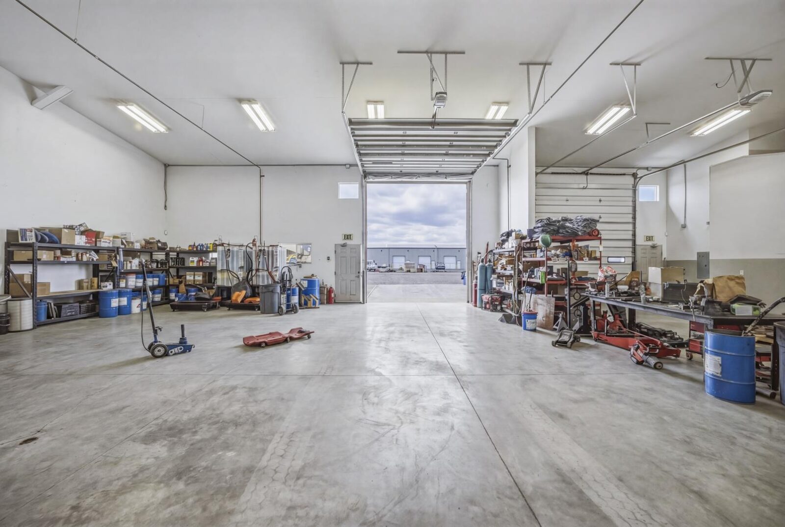 2213 Henderson Loop