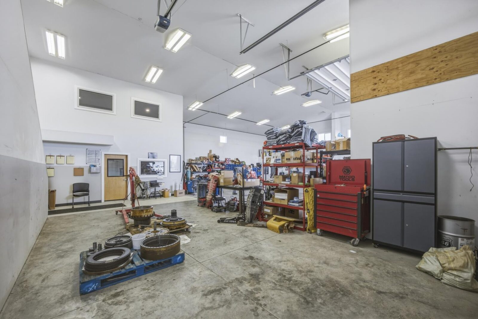 2213 Henderson Loop