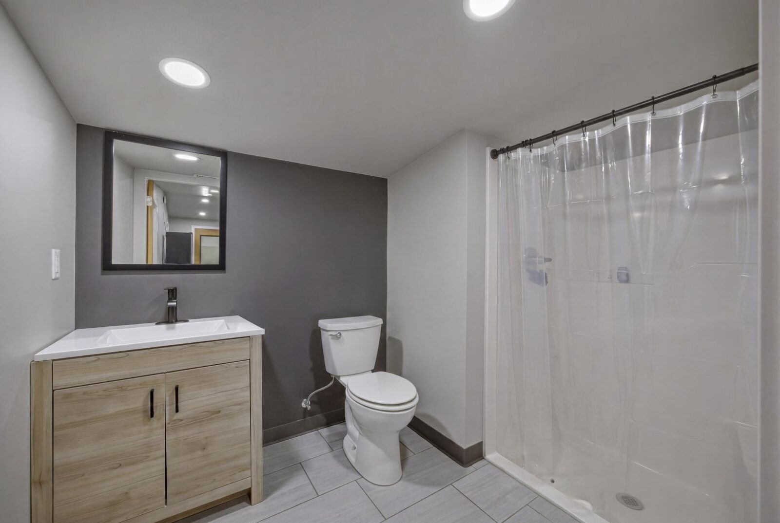 2213 Henderson Loop