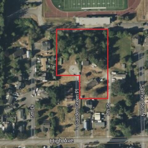 717 High St
