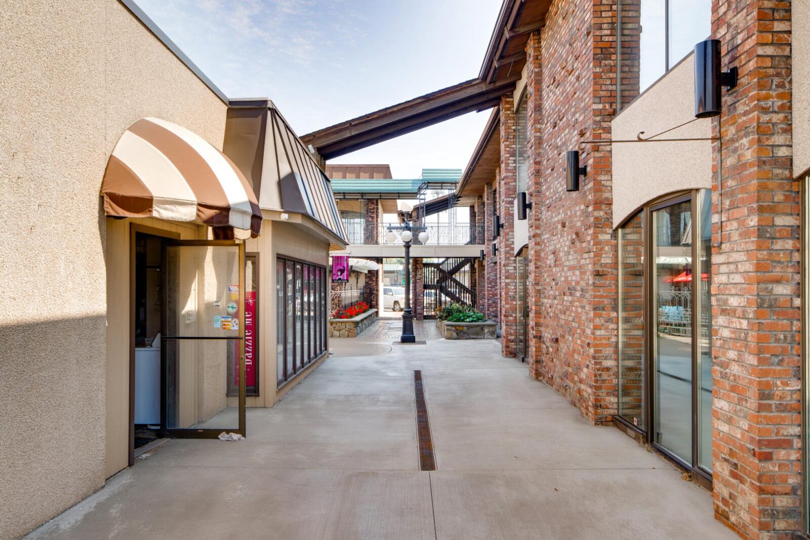 1014 N Pines Rd 203