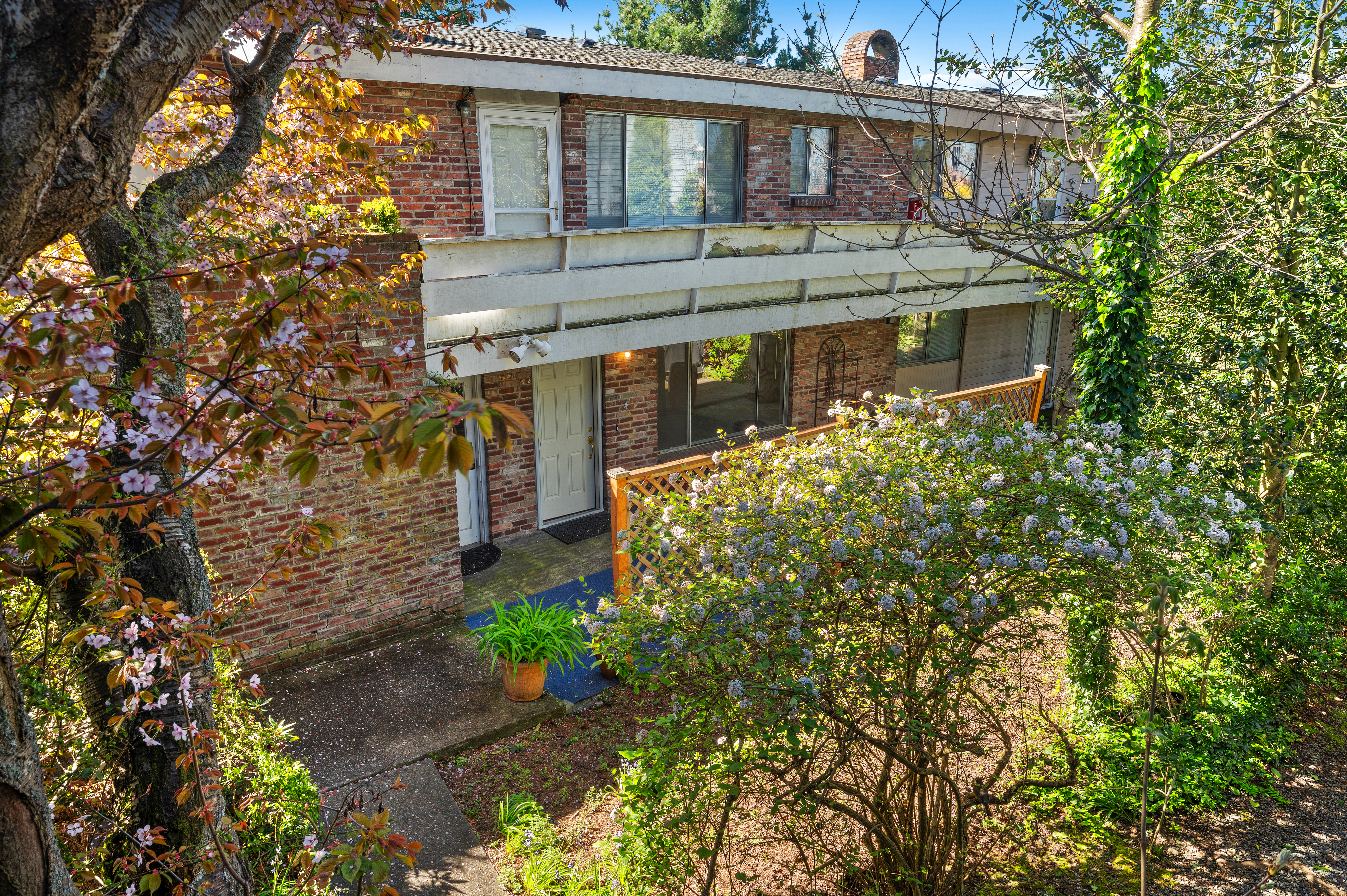 318 3rd Ave S
