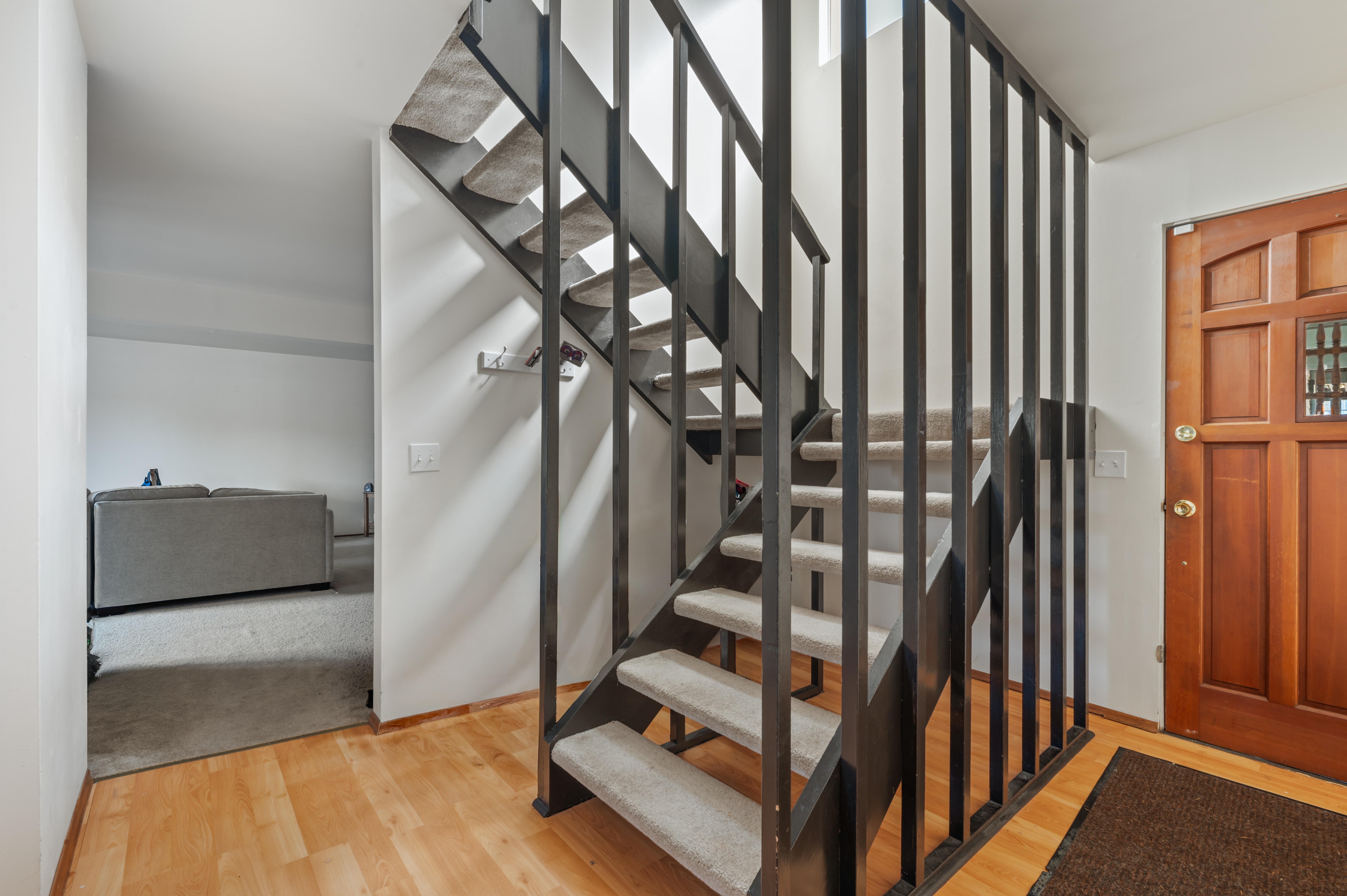 318 3rd Ave S