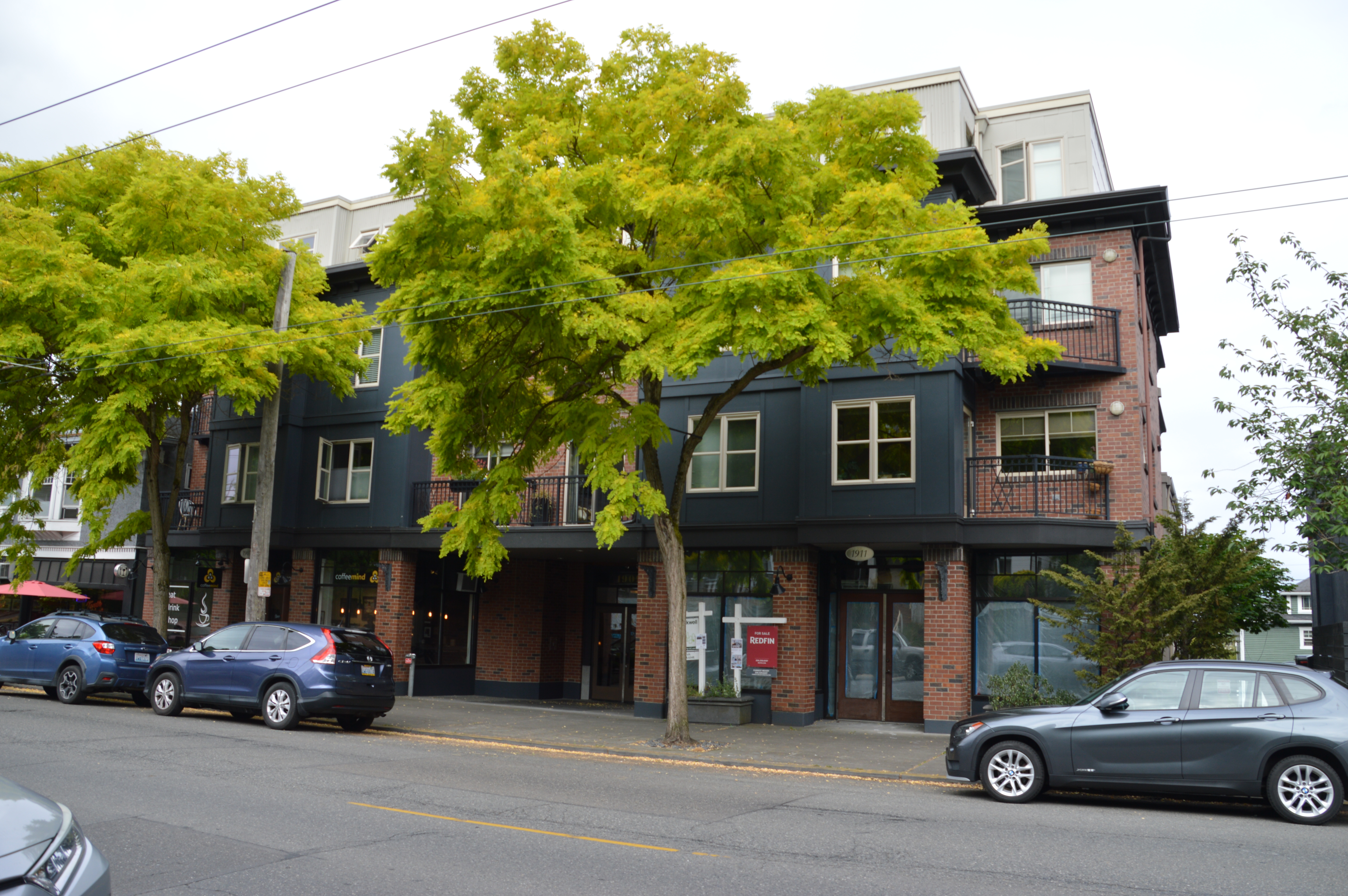 1909 10th Ave W