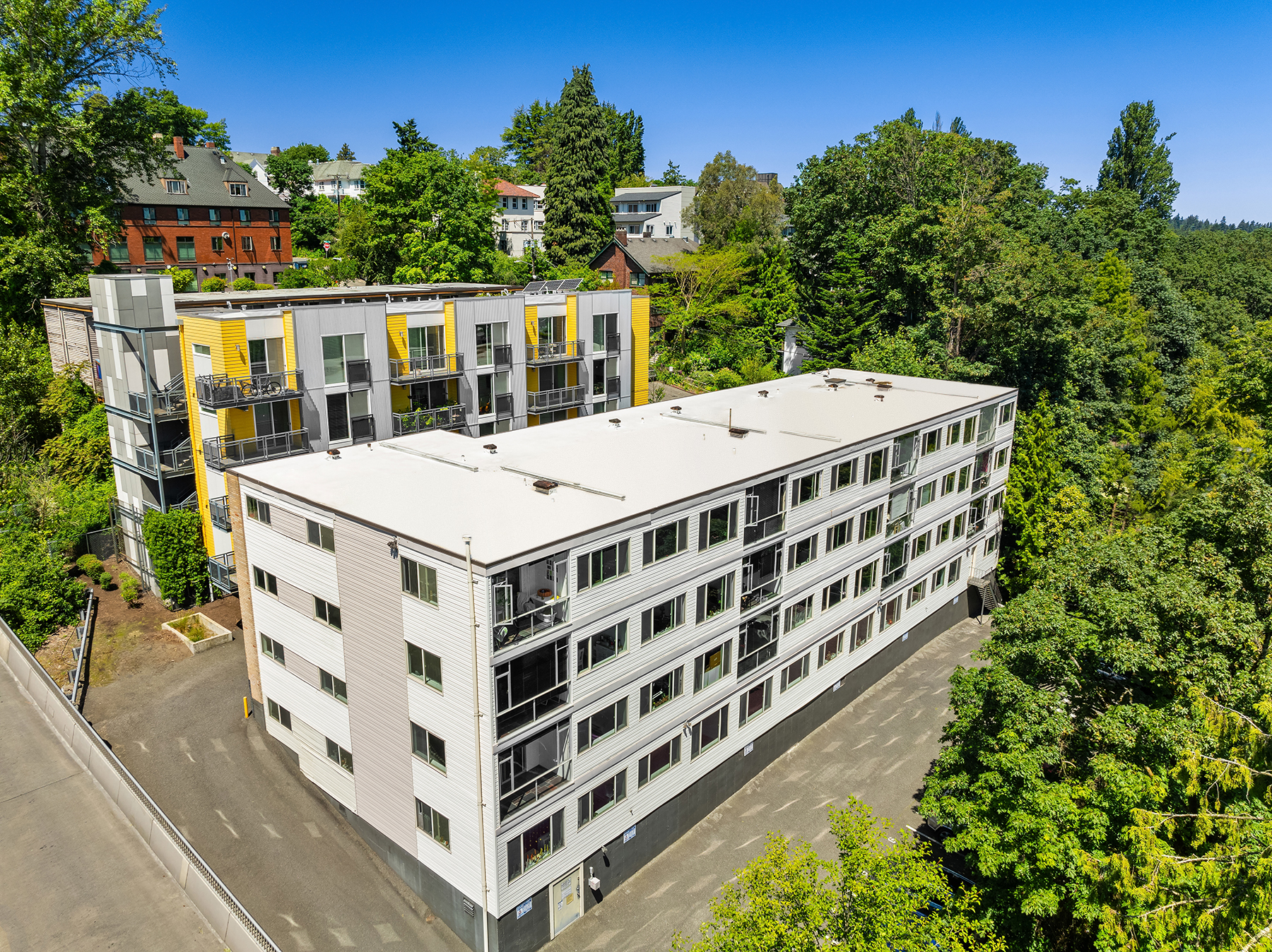 2233 NE 46th St